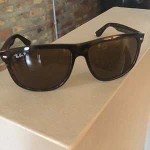 Ray-Ban polarized sunglasses + original case